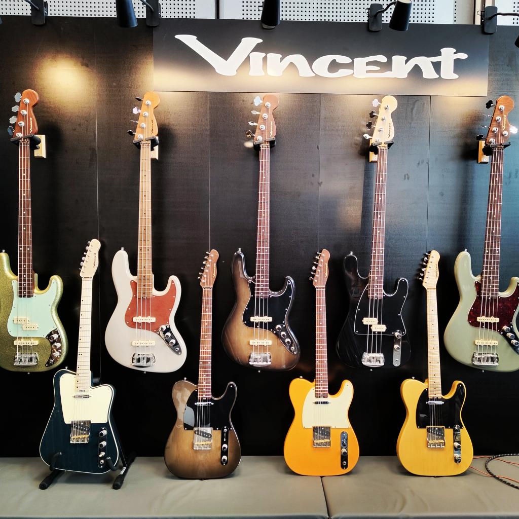 Guitar Summit 2023 Review – Amazona, Bonedo and Guitar Nerds report on the Vincent booth