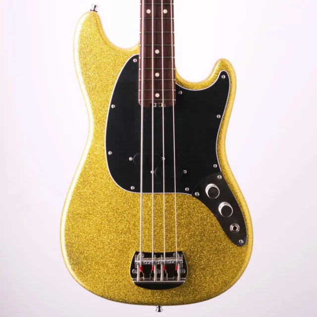 We can't take our eyes off this stunning gold finish on this Pony bass 🔥

With a comfortable 30" scale , the Pony has all of our True Tone features such as honeycomb chambering, the carbon string retainer with zero fret, our one piece maple neck with two-piece truss rod and our semi string-through bridge.