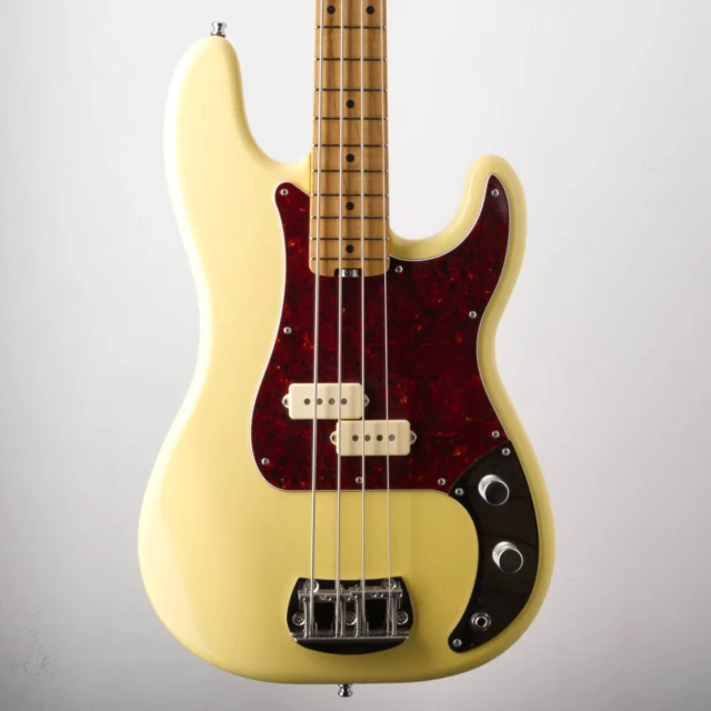 Sometimes all you need is a split coil pickup, a volume and a tone control 👌

Inspired by the great American bass icons, handcrafted and equipped with all the features and innovations that make a bass a true Vincent, these basses offer everything you need to let you, the musician, shine. Unleash your full potential – with a Vincent TRUE TONE bass.

#vincentbass #bassguitars #bass #bassist #pbass #custombass #bassguitar