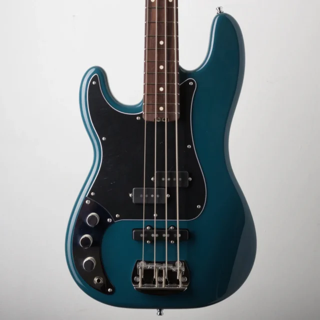 This weekend, we'll be at @guitarsummit ! We'll be showcasing some of our new builds, including some new options for our left-handed friends, so make sure you come and say hello! 

#vincentbass #bassguitars #bass #bassist #pbass #custombass #bassguitar #jbass  #guitarsummit #guitarsummit2025